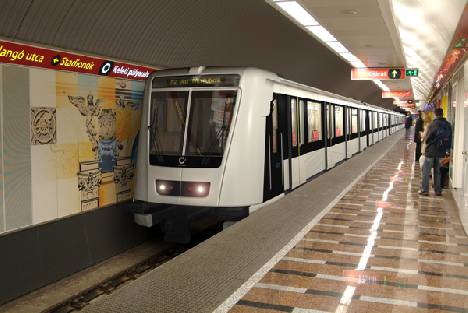 Metrókocsik – Kedden adják át az első szerelvényt Budapestnek