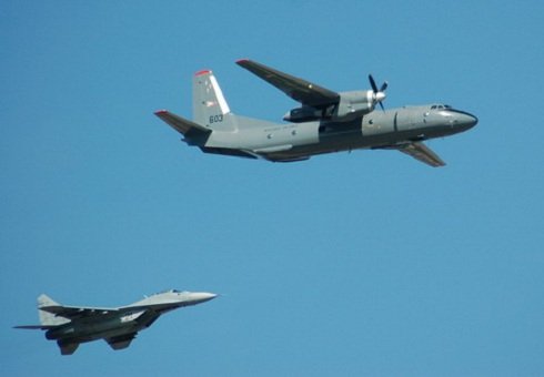 „Bármit, bármikor, bárhová”- 40 éve repül An-26-osokkal a Magyar Honvédség