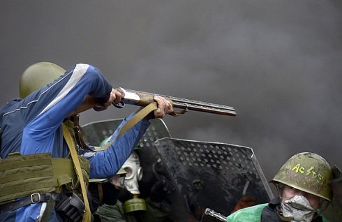 Ukrán válság- Kijevben ellenzéki vezetők bérelhették fel az orvlövészeket