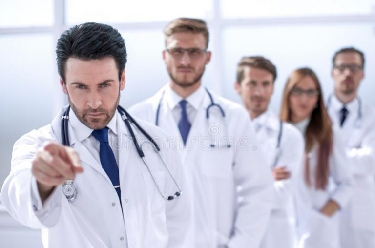 BM tervezet: Megszüntetnék a szabad orvosválasztást, korlátoznák a betegek látogatását