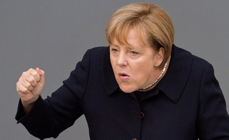 Merkel emberiség ellen elkövetett bűncselekményekkel vádolja Oroszországot