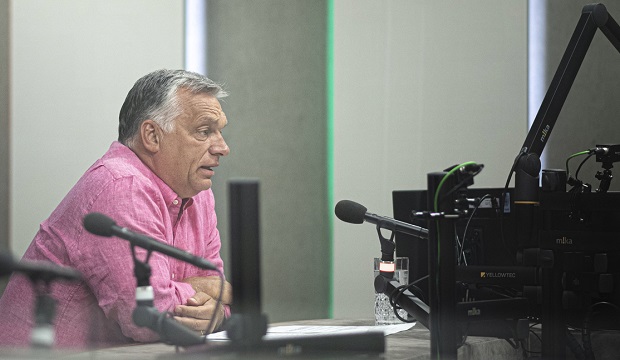 Orbán: Mindenki vigyen magával még egy embert… ám most az oltásra