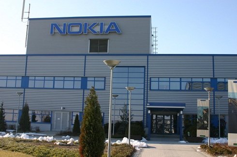 Végleg bezár a Nokia komáromi gyára