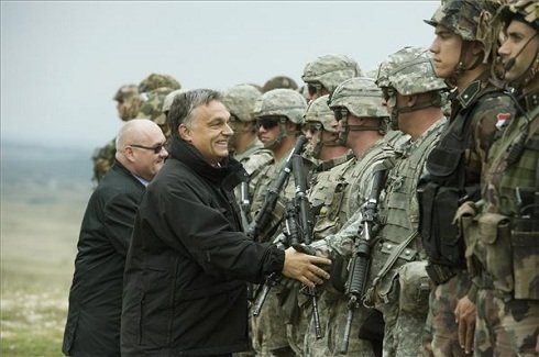 Orbán Viktor: Műszaki modernizáció előtt áll a magyar hadsereg