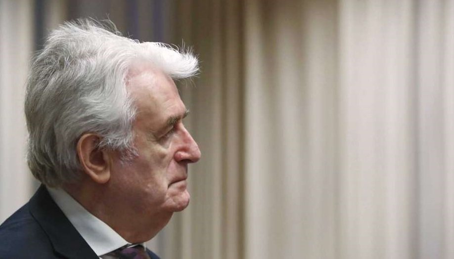Életfogytiglan kiszabását kérte a hágai ügyészség Radovan Karadzicra
