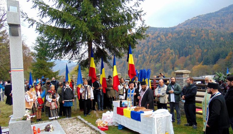 Hargita, Kovászna román föld- Skandálták az úzvölgyi magyar haditemetőben