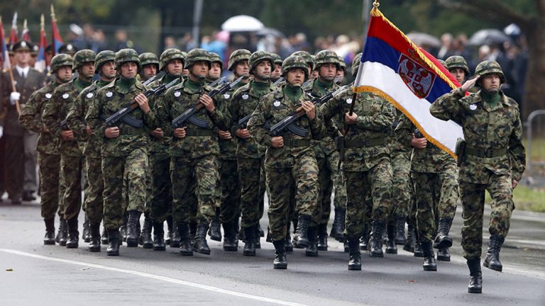 Szerbia visszaállíthatja a kötelező sorkatonai szolgálatot