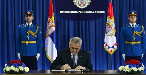 Szerbia- parlament feloszlatásáról szóló rendelet és előrehozott választások