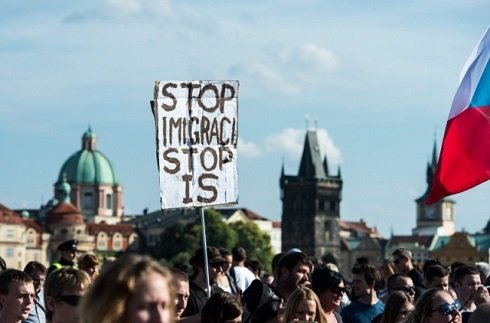 Prága- Szimpátiatüntetés a magyar kormány mellett