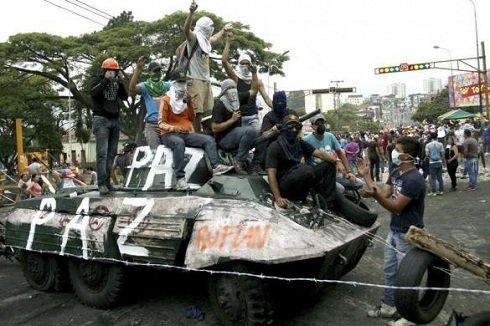 Venezuela- amerikai diplomatákat utasítottak ki zavargások szítása miatt